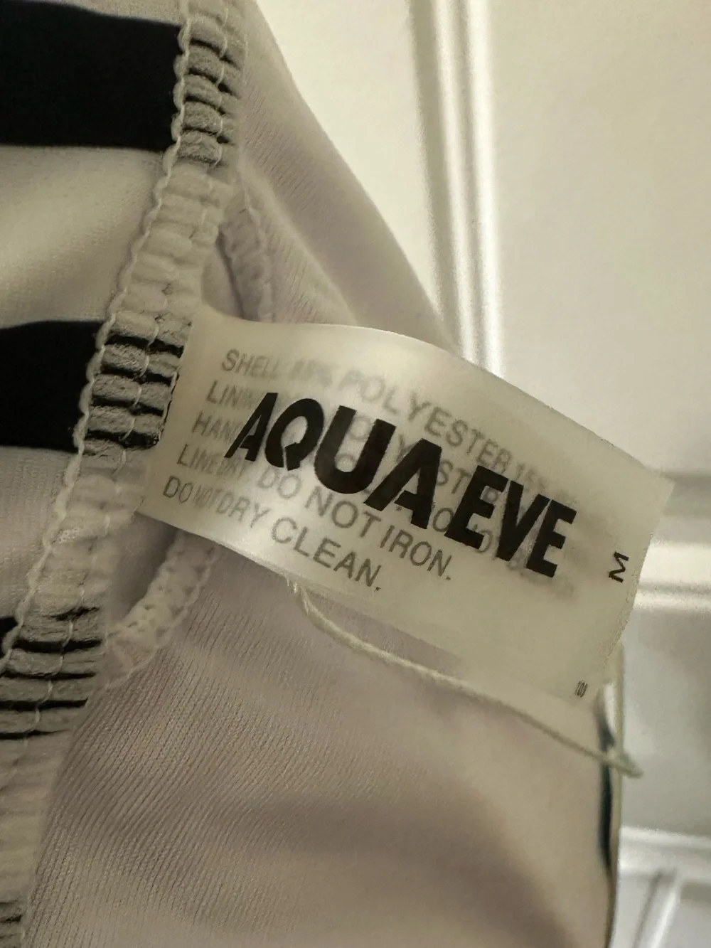 NWT Aqua Eve Swim Top Size M